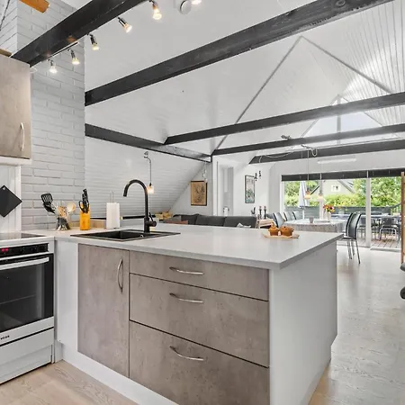 Gorgeous In With Kitchen
